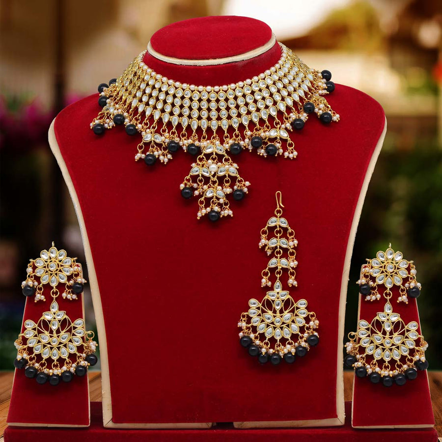Black Color Kundan Necklace Set (KN894BLK)