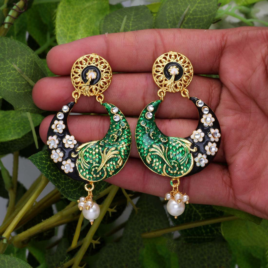 Green Color Kundan Meenakari Earrings (MKE1207GRNBLK)