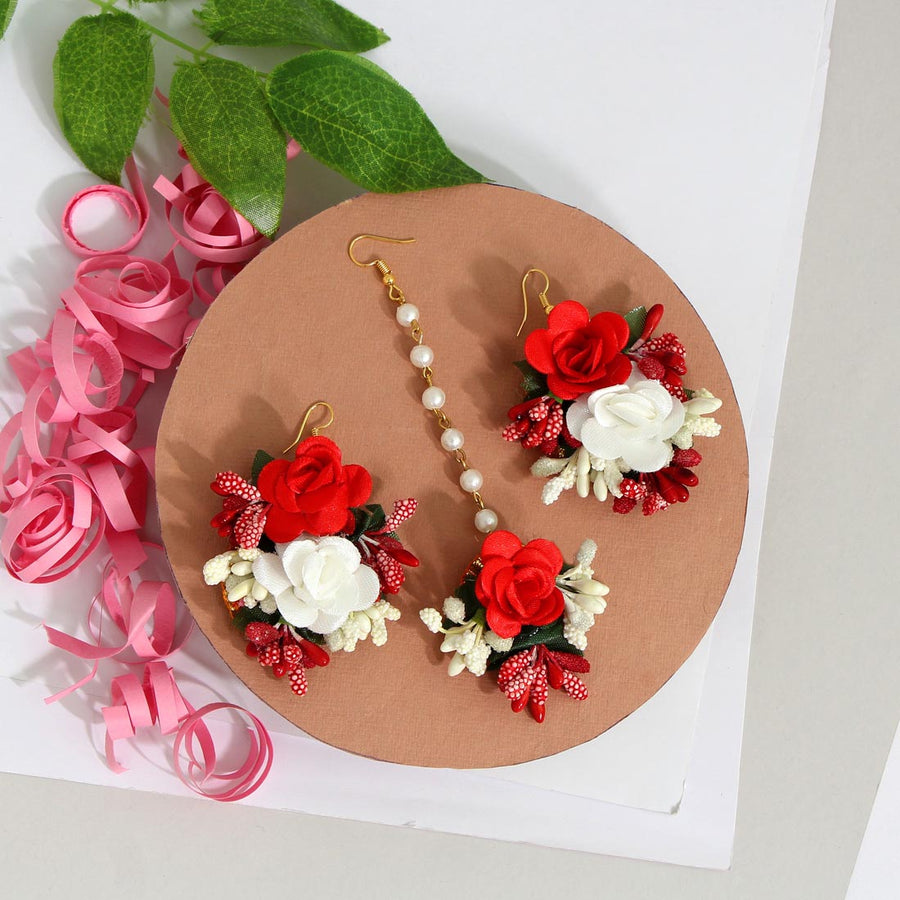White & Red Color Thread Earring With Maang Tikka (TRE158WHTRED)