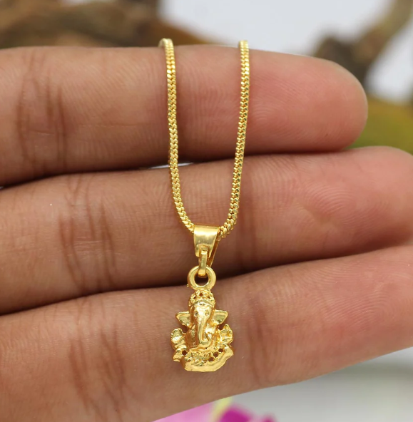 Wholesale Minimalistic Necklace Set