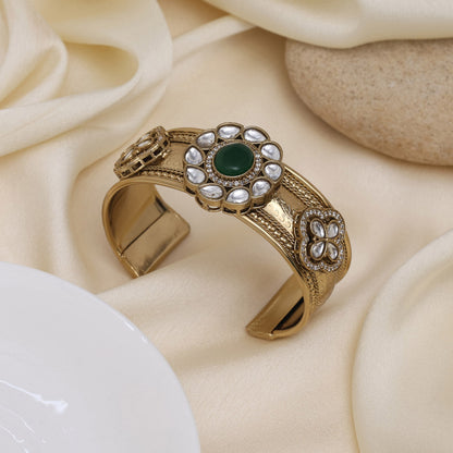 Stylish Green Color American Diamond Bracelet With Fine Stone Detailing