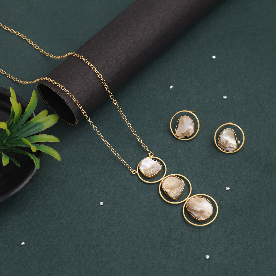 White Color Amrapali Necklace Set With Traditional Motifs And Elegant Craftsmanship