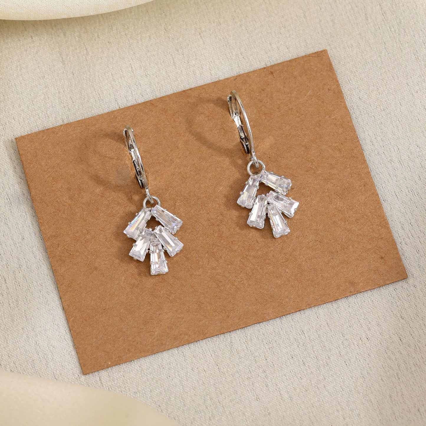 Old-Fashioned Elegance In Silver Color Antique Stone Earrings With Class