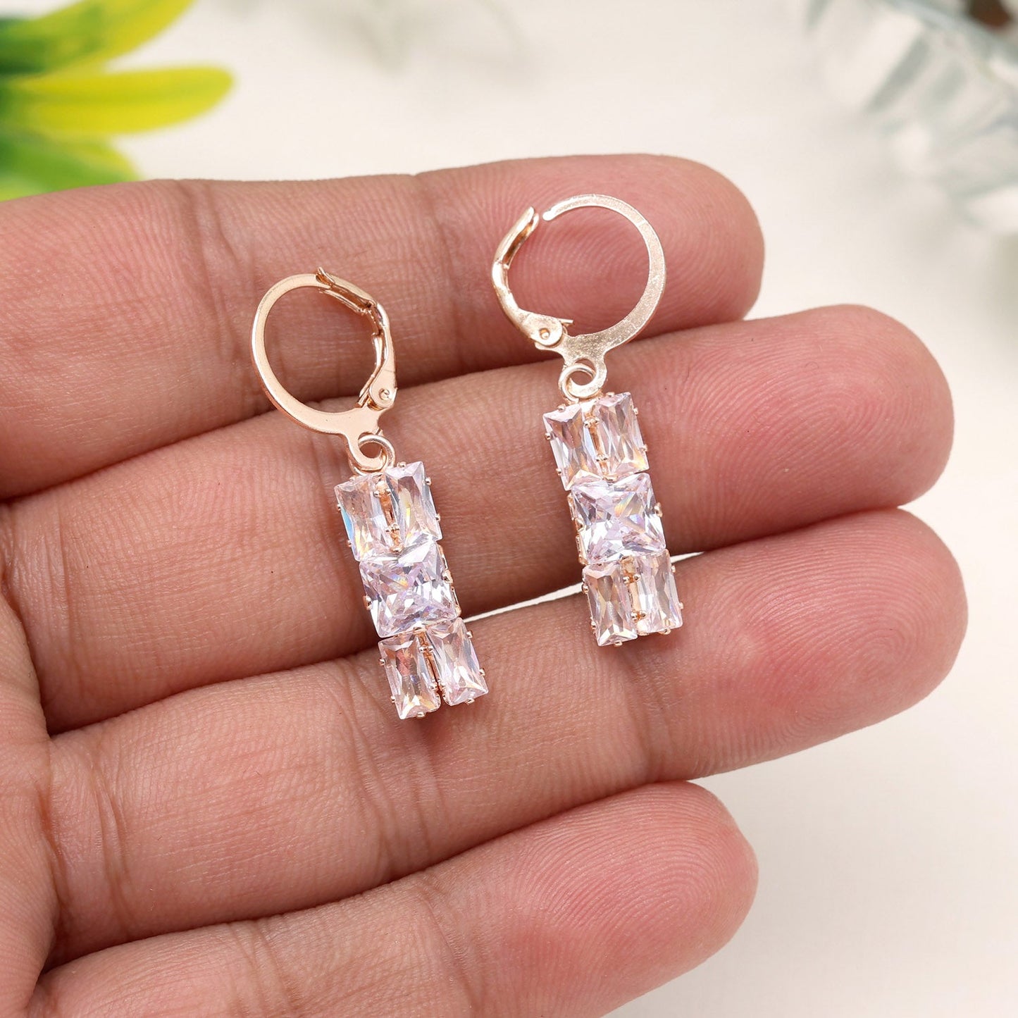 White Color Antique Stone Earrings With Intricate Filigree And Stone Settings