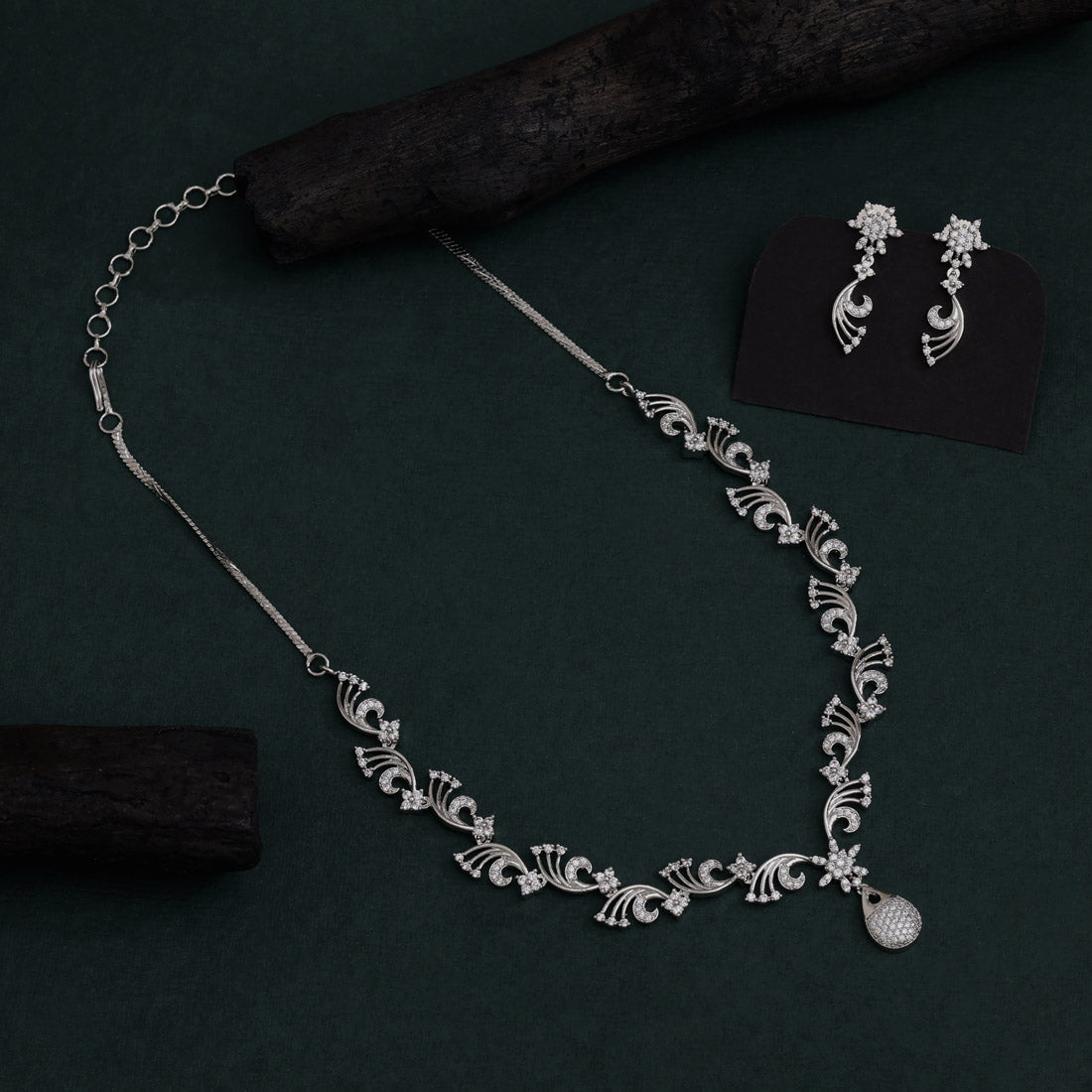Silver Color American Diamond Necklace Set For Evening Outfits And Wedding Wear
