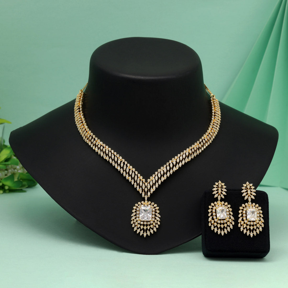 White Color American Diamond Necklace Set With Pearly Shine And Traditional Design