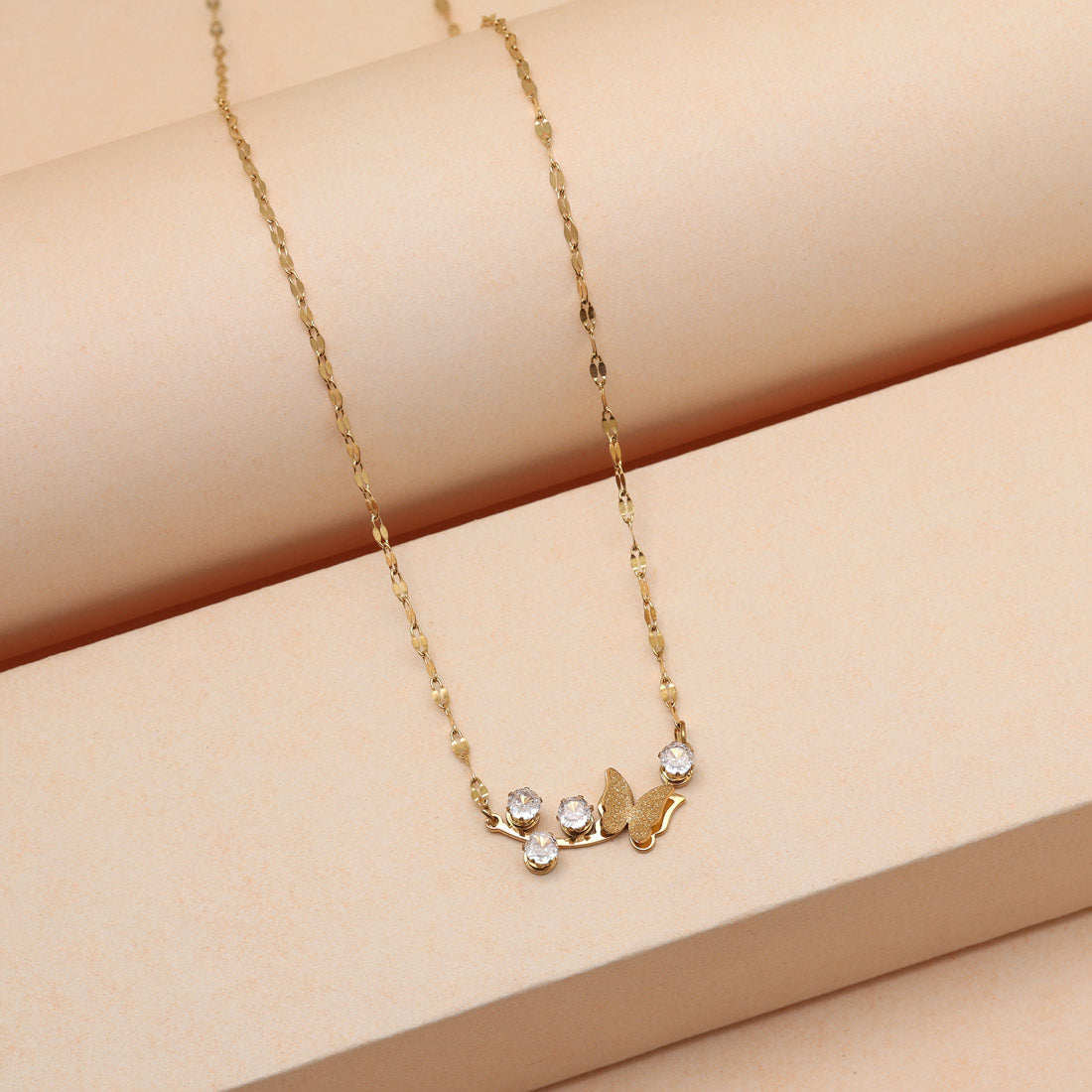 White Color Stainless Steel 18k Gold Plated Demi Fine Pendant