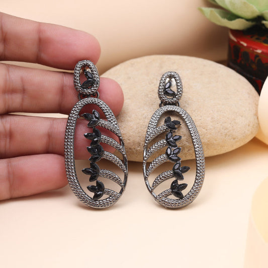 Black Color Fashion Earrings That Enhance Your Unique Personal Fashion Statement