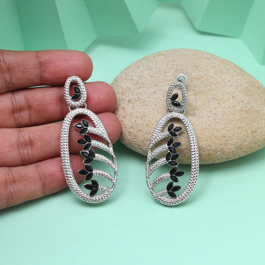 Black Color Fashion Earrings For Confident Looks And Daily Elegance
