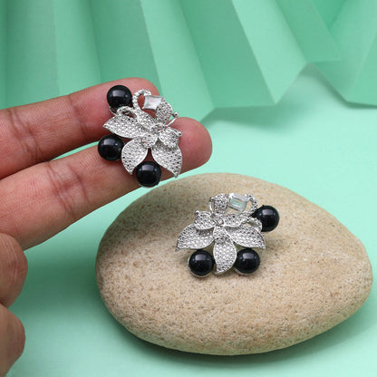 Black Color Fashion Earrings With Minimalist Design For Daily Wear