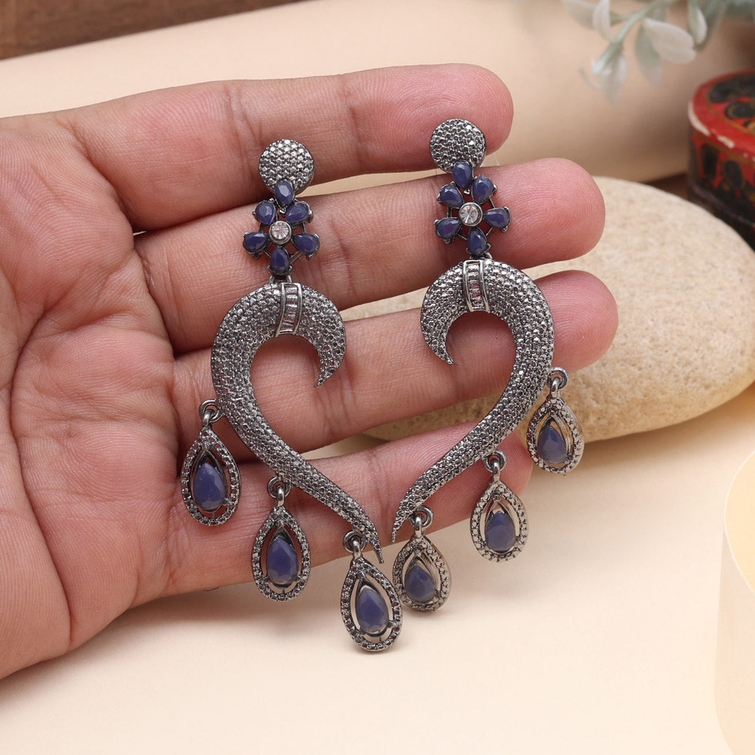 Blue Color Fashion Earrings With A Cool And Refreshing Color Scheme