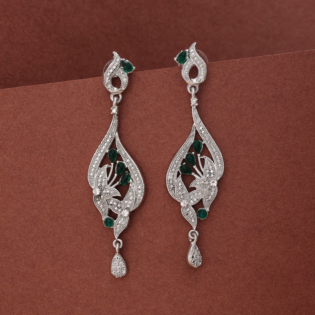 Green Color Fashion Earrings In Classic Leaf Pattern For Festive Look