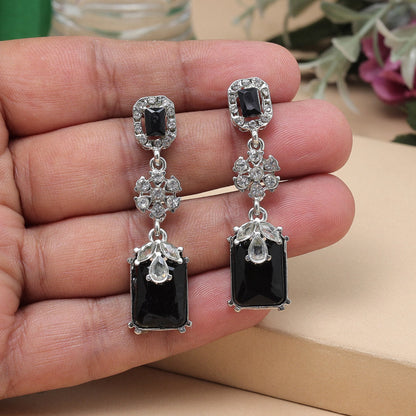 Black Color Fashion Earrings In Unique Geometric Cut For Girls