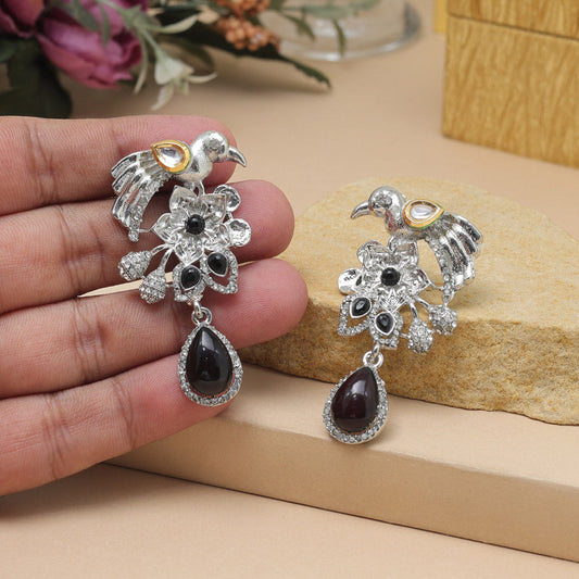Black Color Fashion Earrings In Sleek Finish For Daily Look