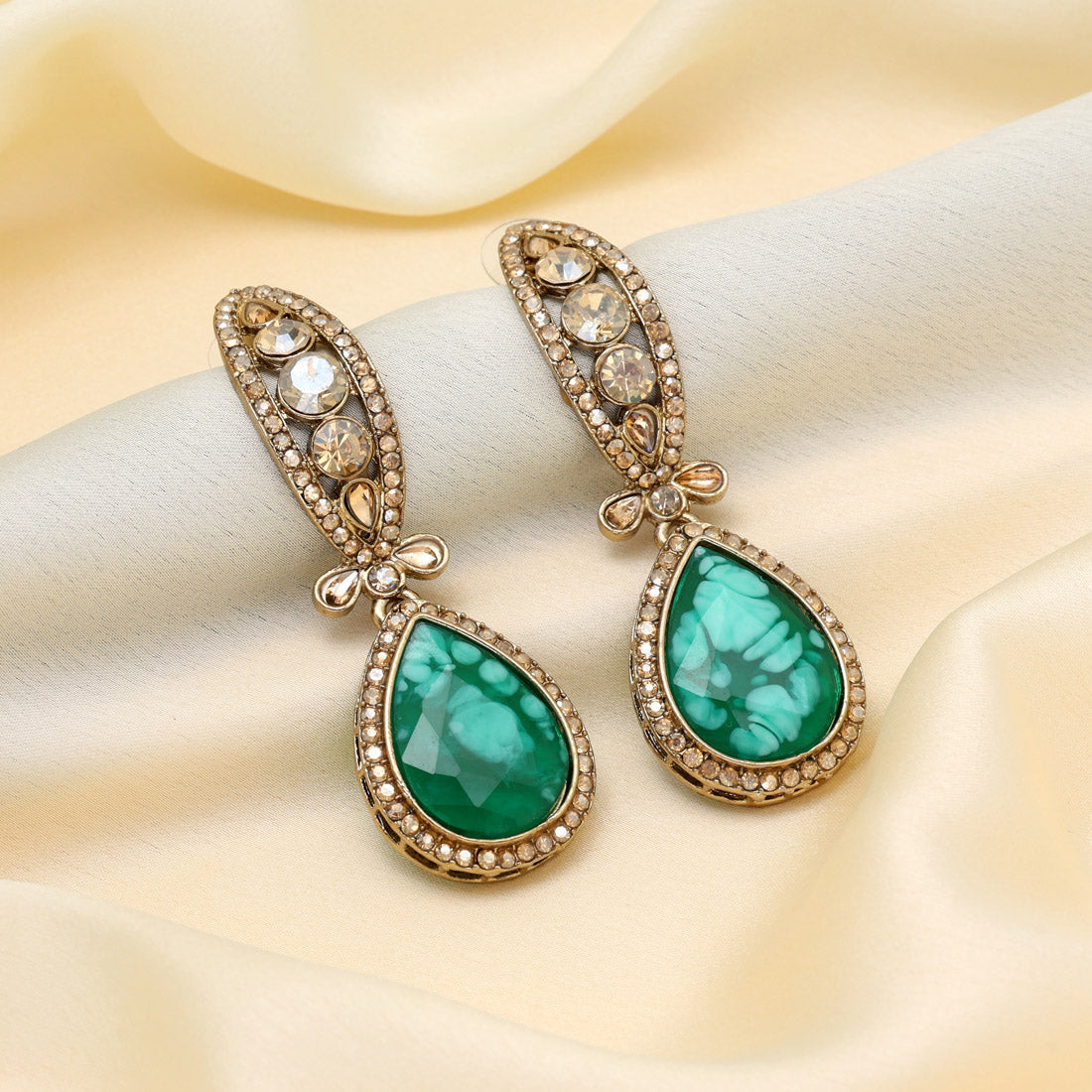 Light Green Color Kundan Earrings (KDE1013LGRN)