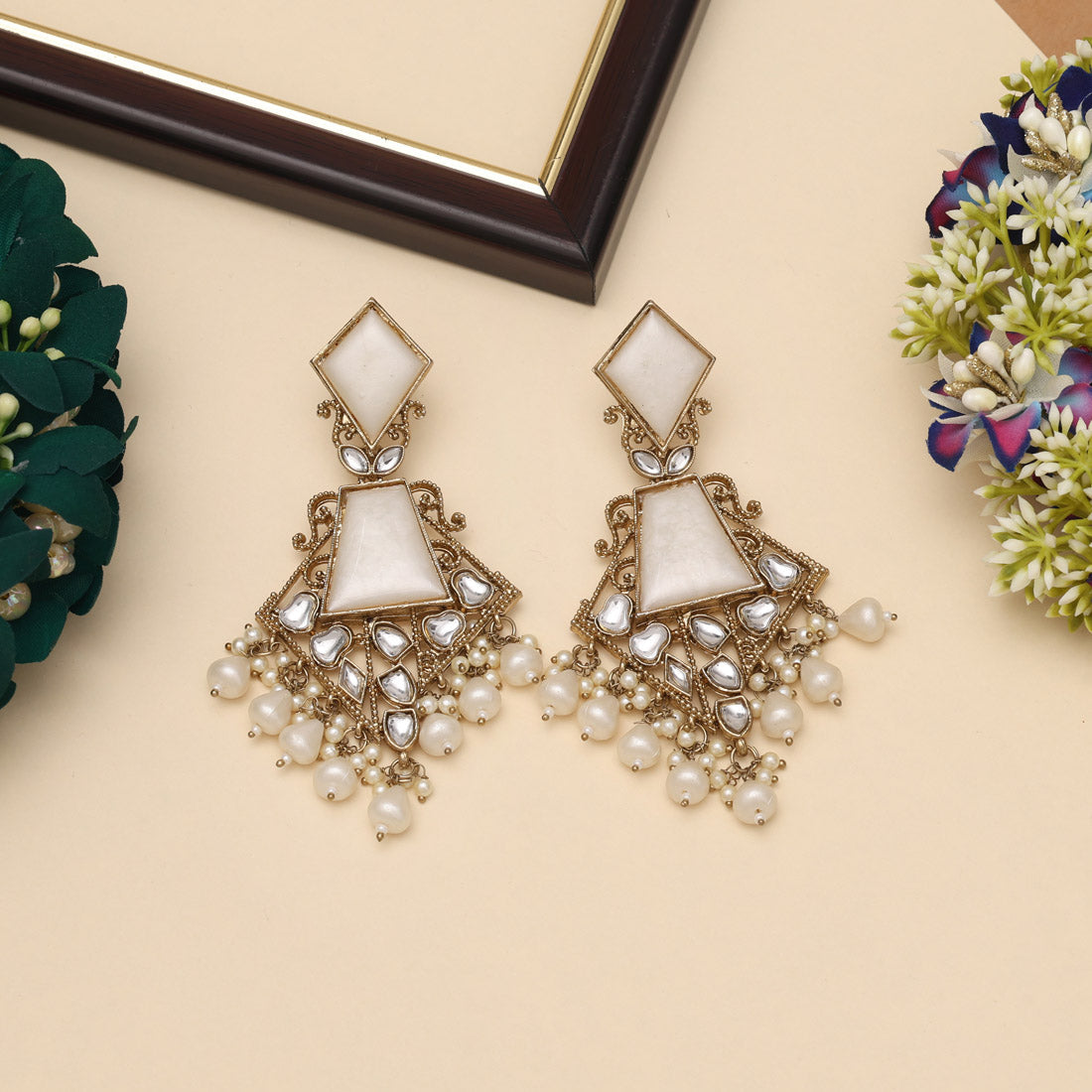 White Color Kundan Earrings (KDE1025WHT)
