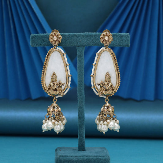 White Color Mother Of Pearl Kundan Earrings