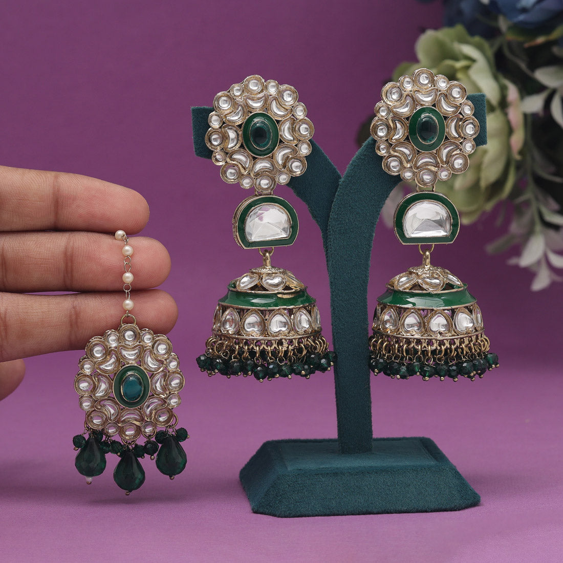 Green Color Kundan Earrings With Maang Tikka (KDTE556GRN)