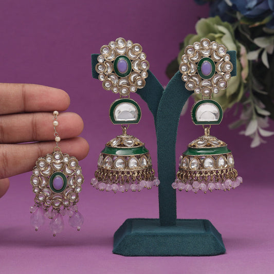 Light Purple Color Kundan Earrings With Maang Tikka (KDTE556LPRP)