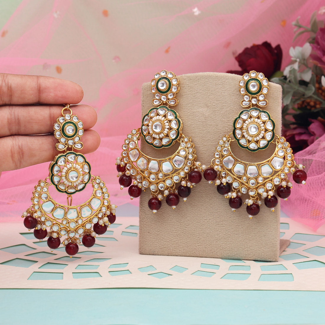 Maroon Color Kundan Earrings With Maang Tikka (KDTE570MRN