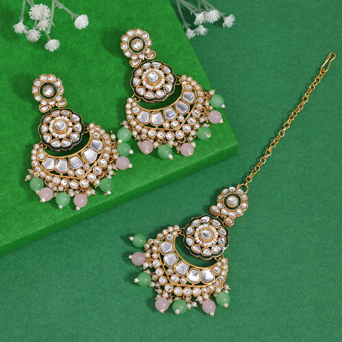 Pink & Pista Green Color Kundan Earrings With Maang Tikka (KDTE570PNKPGRN