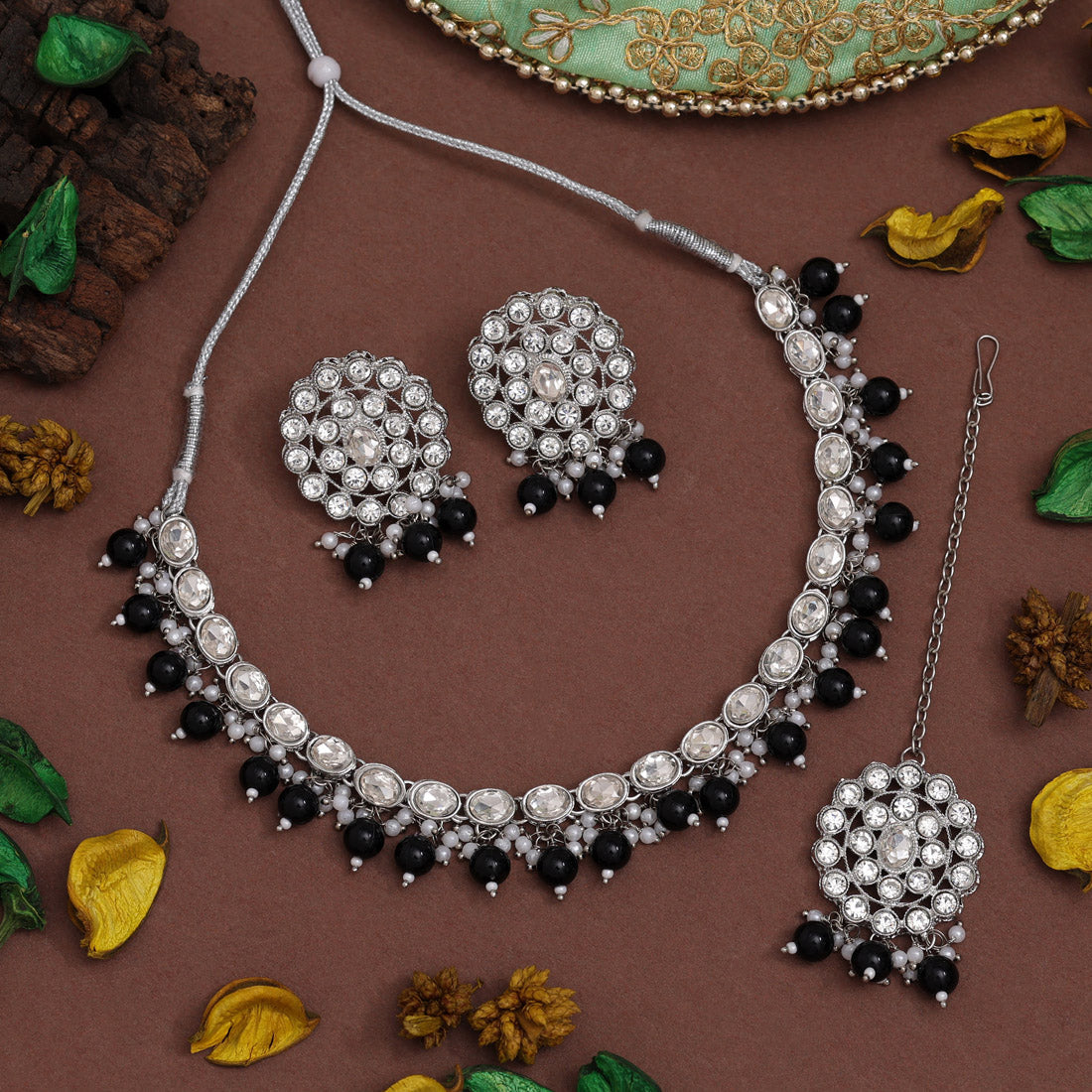 Black Color Kundan Necklace Set (KN1418BLK)
