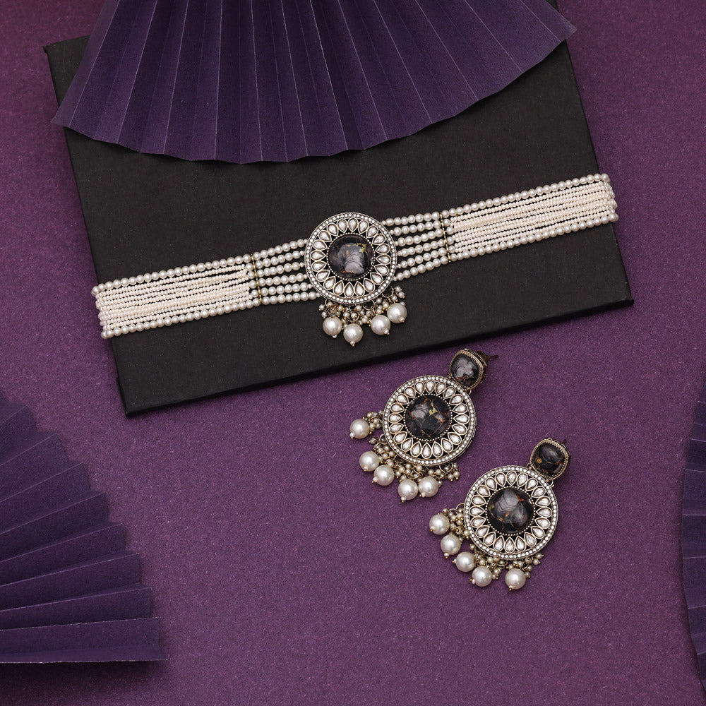 Black Color Choker Kundan Necklace Set