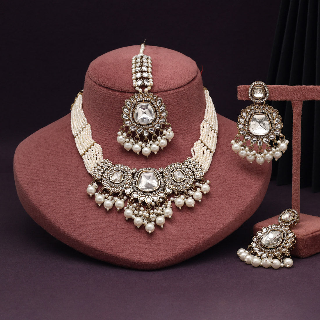 Bright White Color Kundan Necklace Set