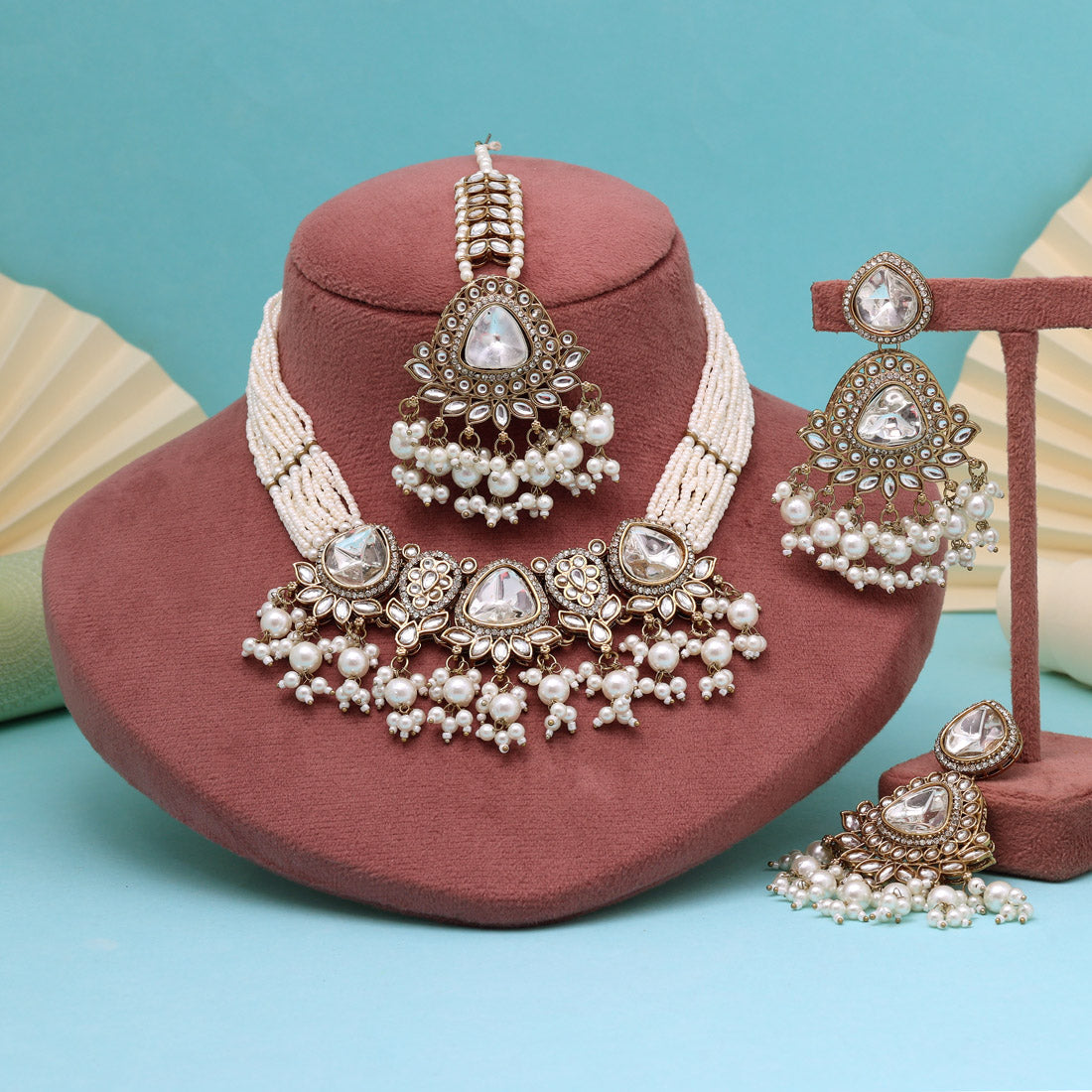Pure Radiance White Color Kundan Necklace Set