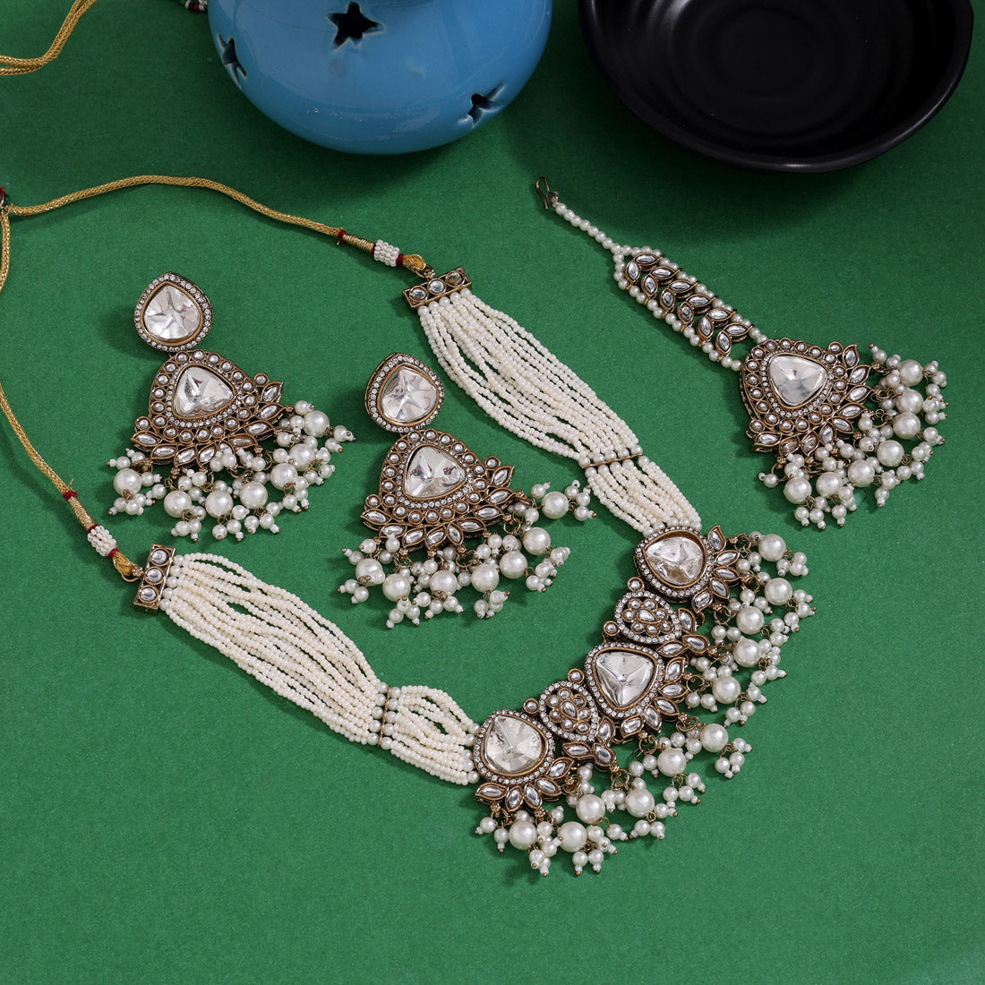 Pure Radiance White Color Kundan Necklace Set