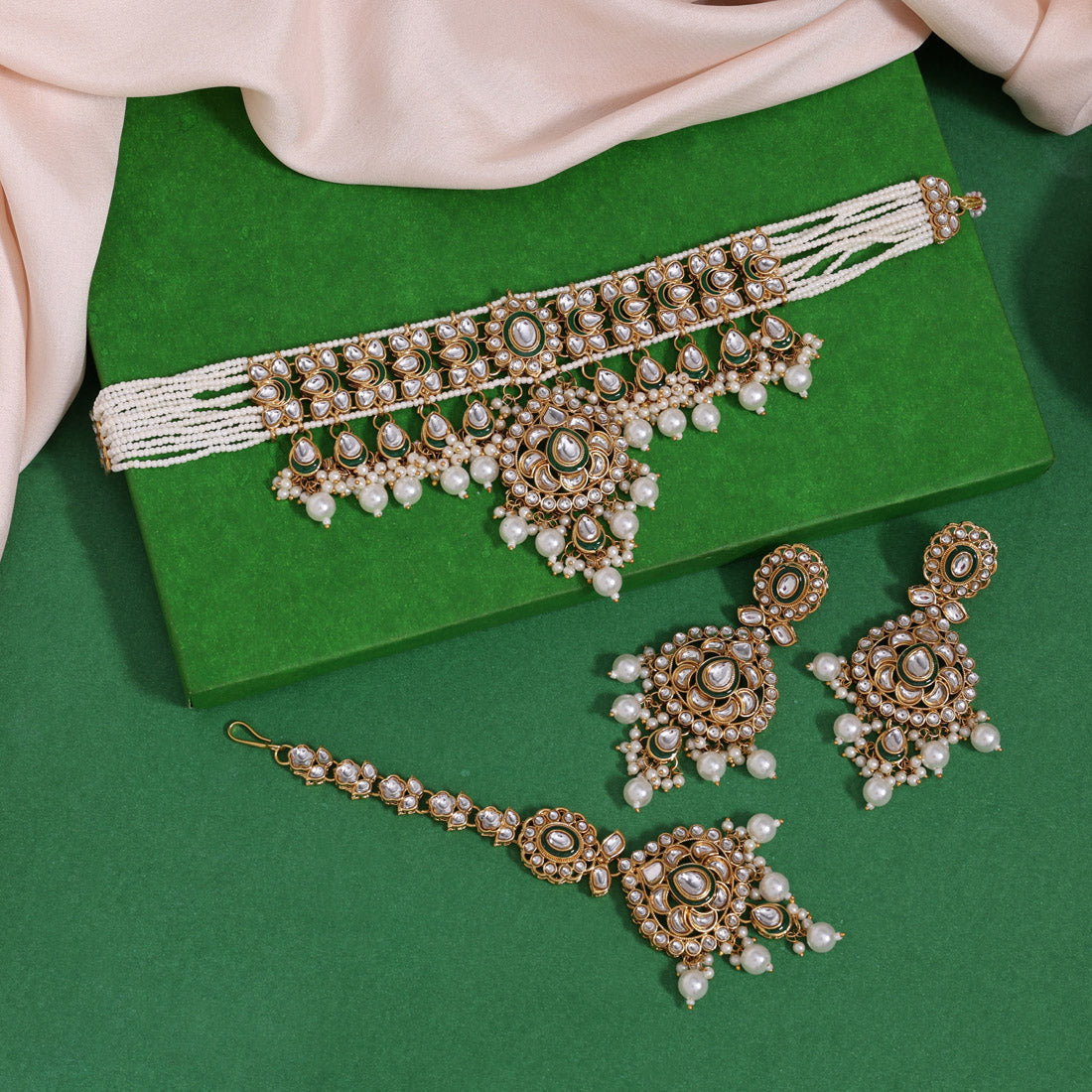 Ivory Glow White Color Choker Kundan Necklace Set