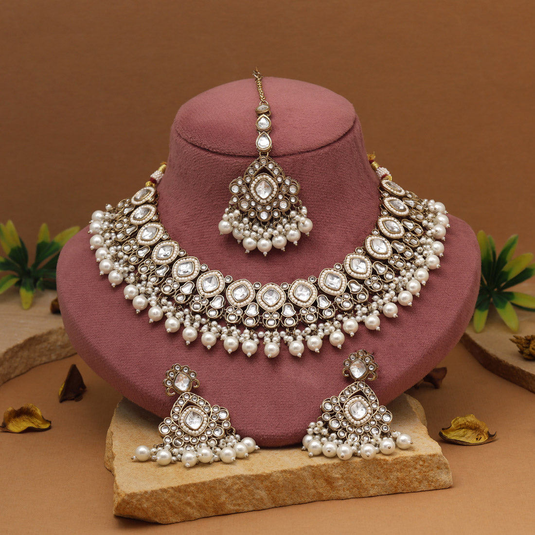 Classic White Color Kundan Necklace Set