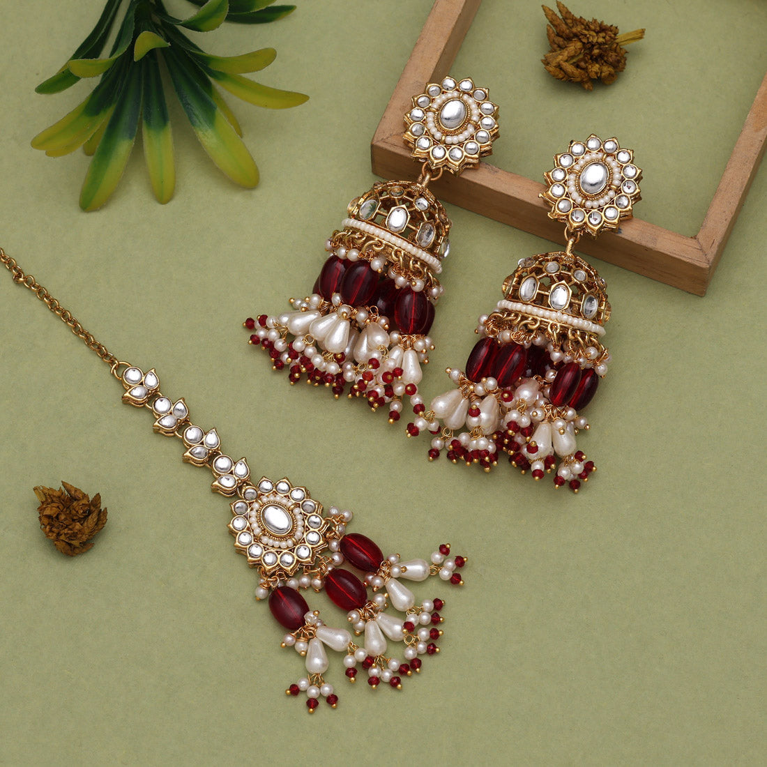 Elegant Maroon Color Kundan Necklace Set