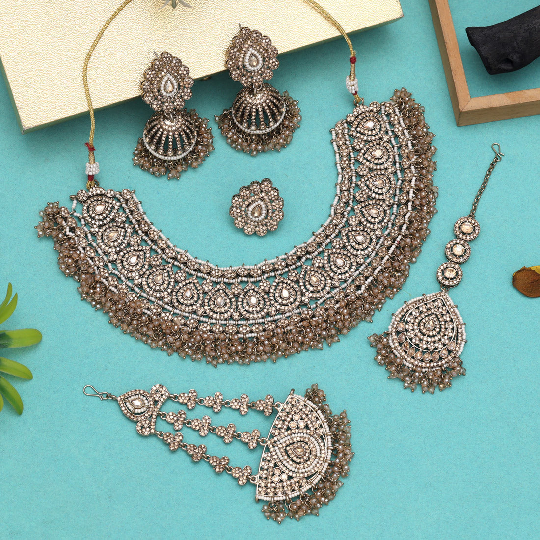 Traditional Gold Color Pakistani Kundan Necklace Set