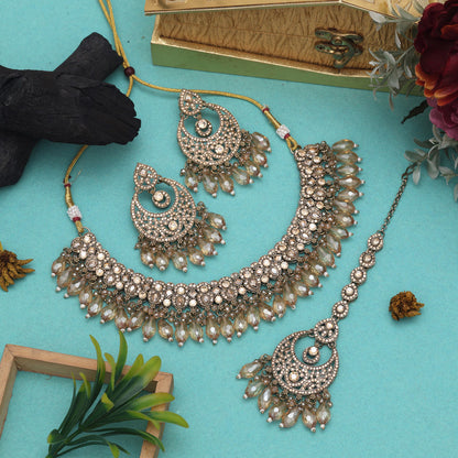 Opulent Gold Color Pakistani Kundan Necklace Set