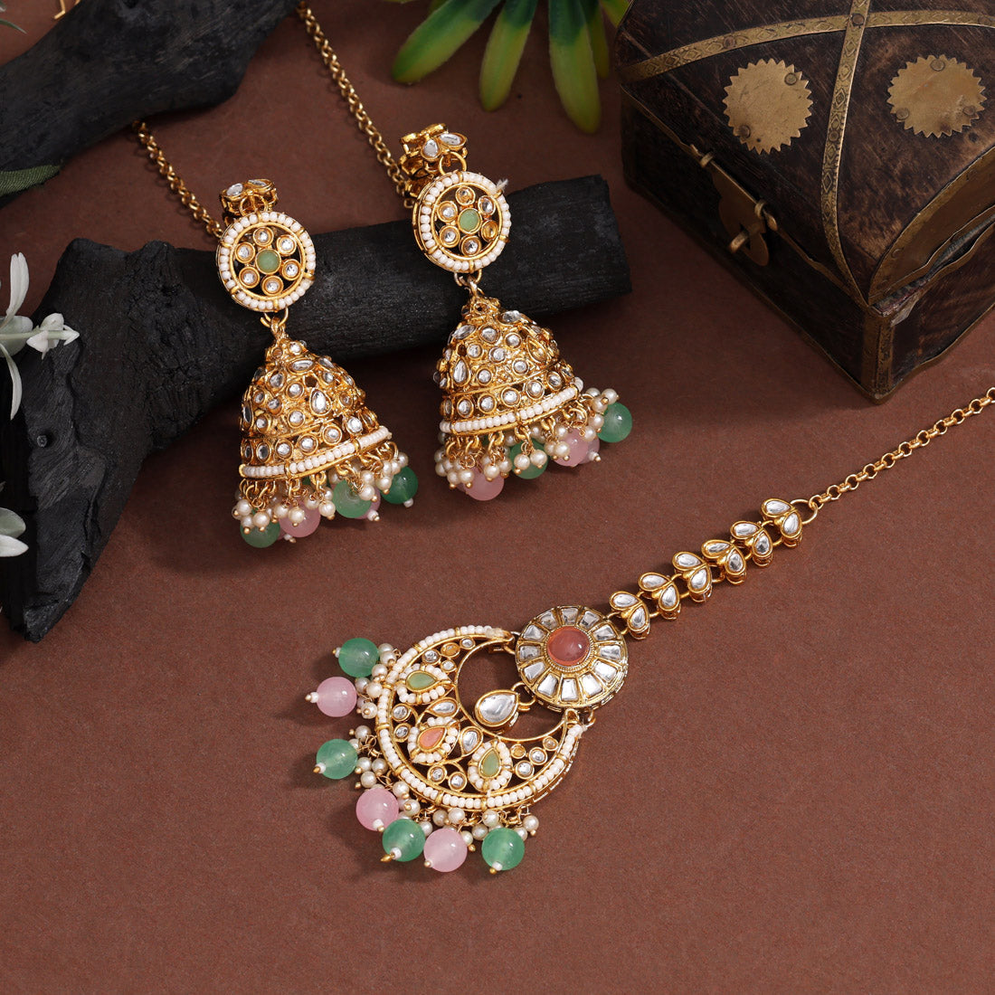 Elegant Pink & Pista Green Color Kundan Necklace Set