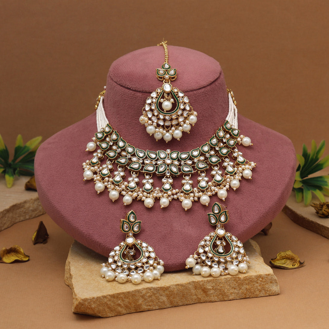 Snow White Color Kundan Necklace Set