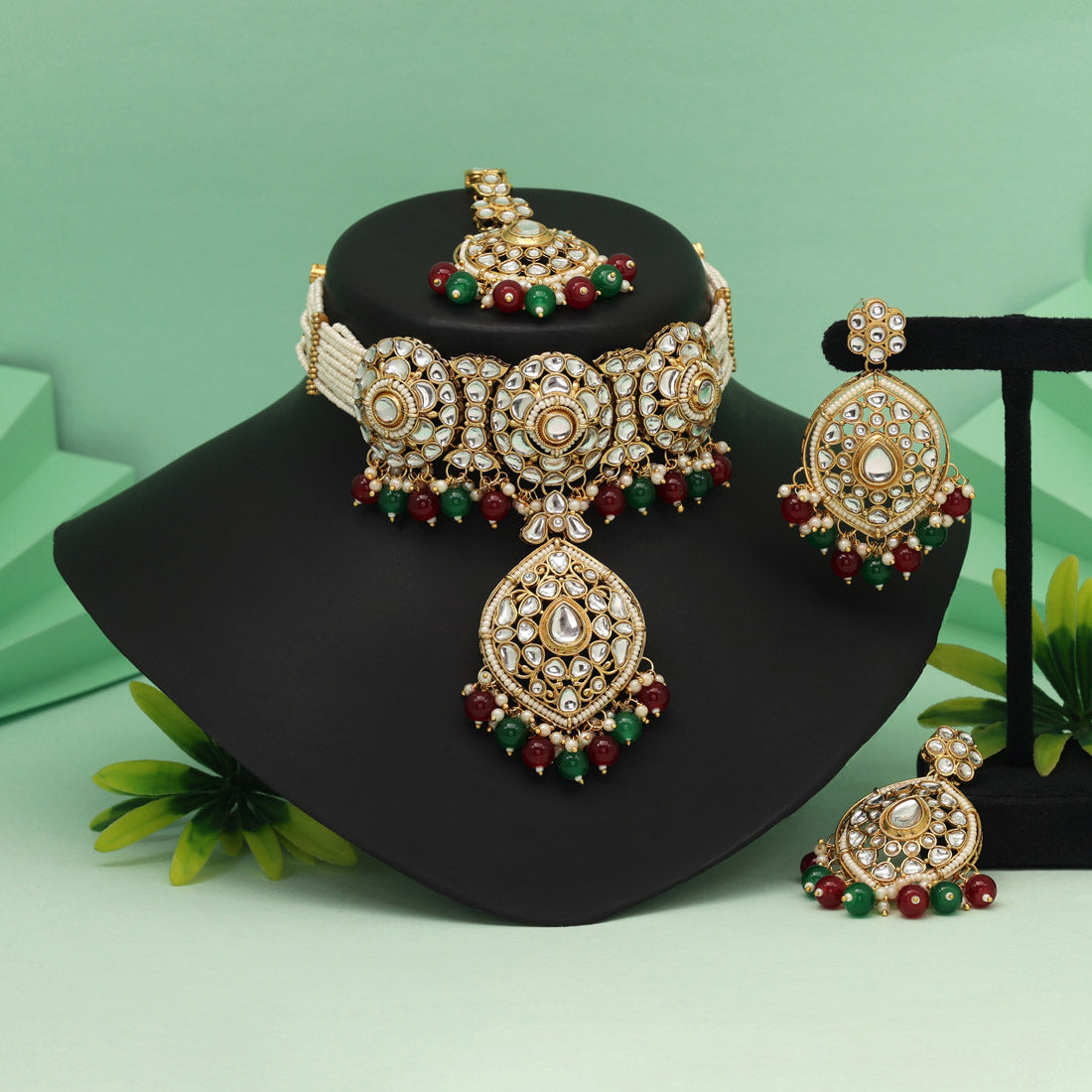 Maroon & Green Color Choker Kundan Necklace Set With Rich Detailing