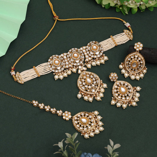 White Color Choker Kundan Necklace Set For Elegant Bridal Ensemble