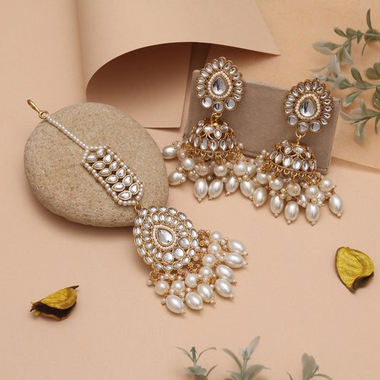 White Color Kundan Necklace Set Designed For Elegant Ethnic Looks