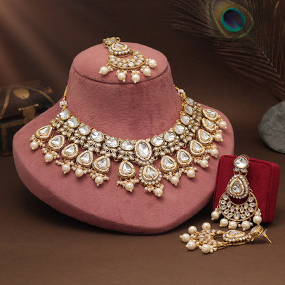 White Color Kundan Necklace Set For Elegant Occasions And Wedding Looks