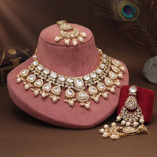 White Color Kundan Necklace Set For Elegant Occasions And Wedding Looks