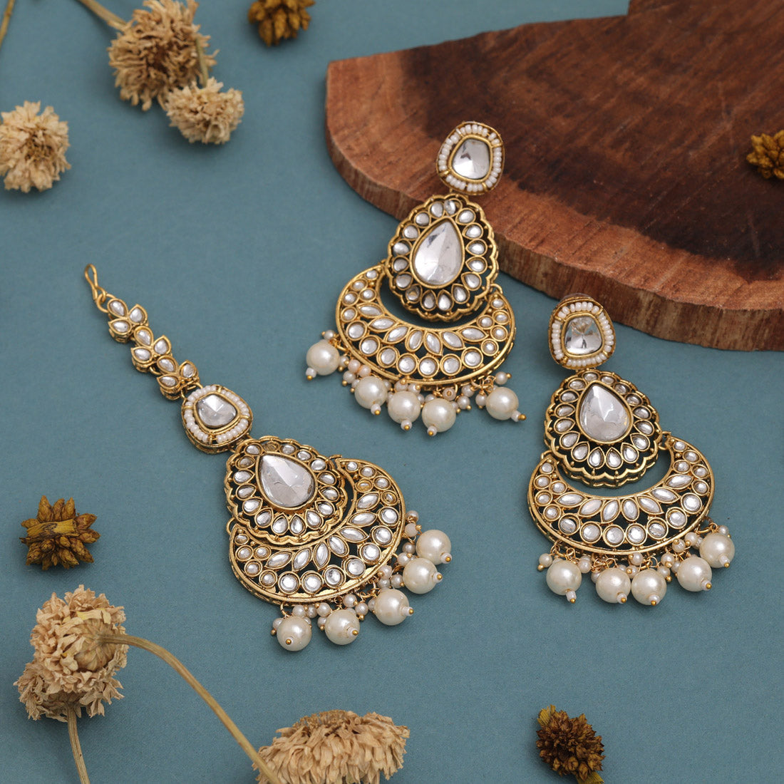 White Color Kundan Necklace Set For Light Ethnic And Daily Look