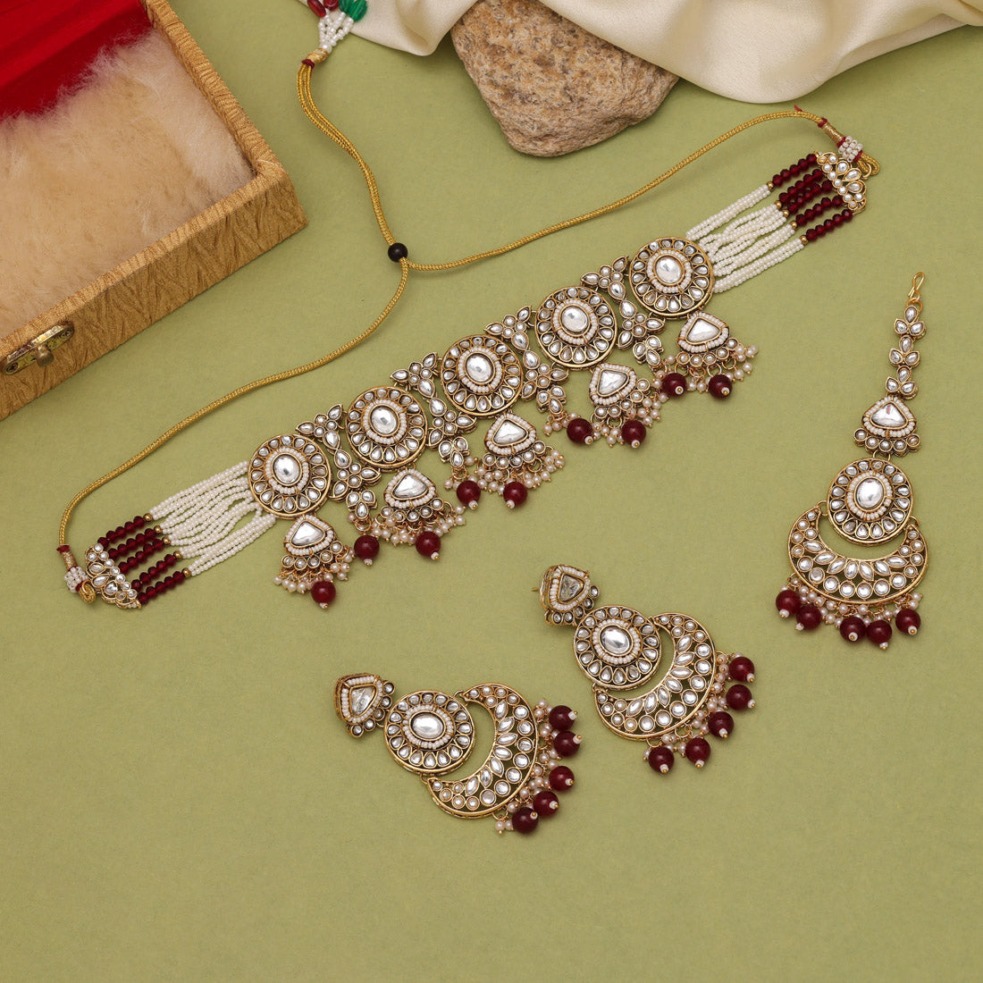 Antique Style Maroon Color Choker Kundan Necklace Set For Traditional Outfits