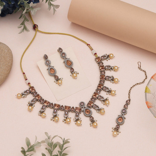Elegant Gold Color Kundan Necklace Set For Bridal And Festival Occasions