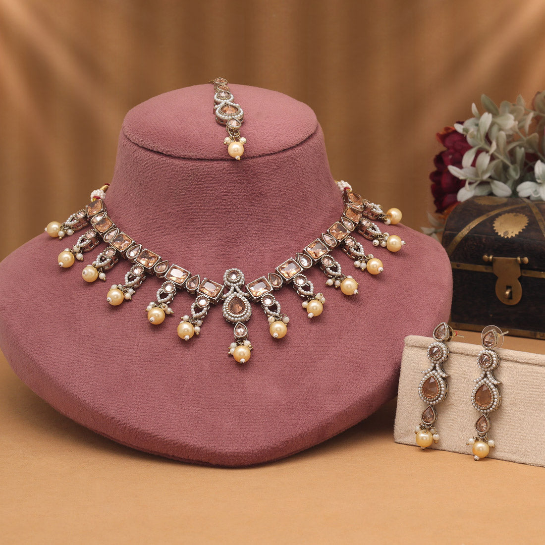Elegant Gold Color Kundan Necklace Set For Bridal And Festival Occasions