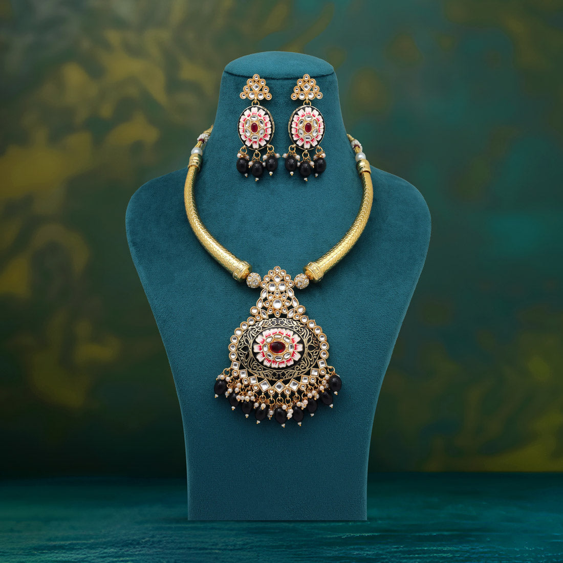 Black Color Amazing Handmade Kundan Meenakari Hasli Necklace Of Jaipur (MKN621BLK)
