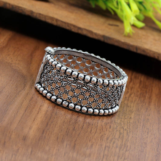 Silver Color Oxidised Bracelet (GSB155SLV)