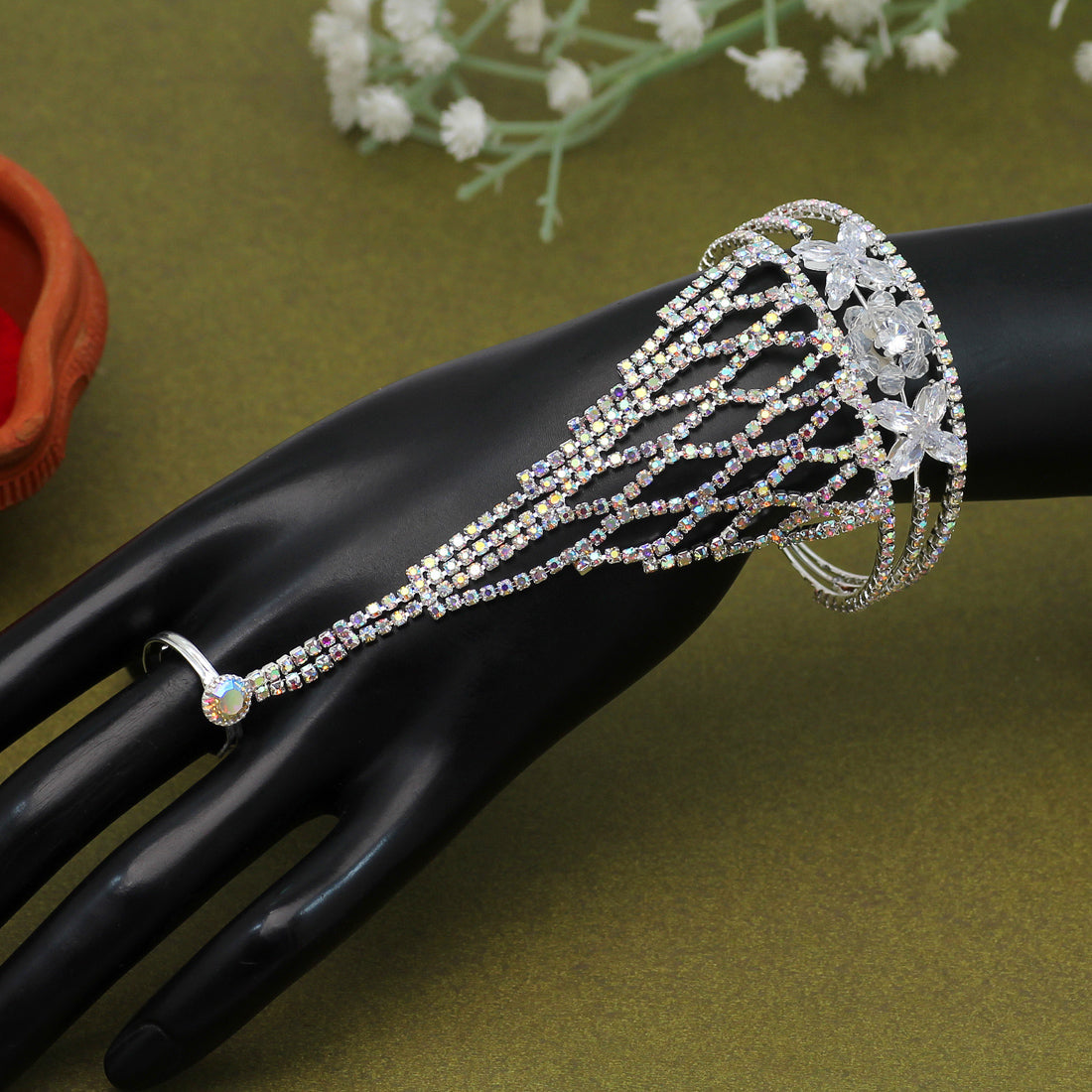 White Color Hathphool (HF134WHT)