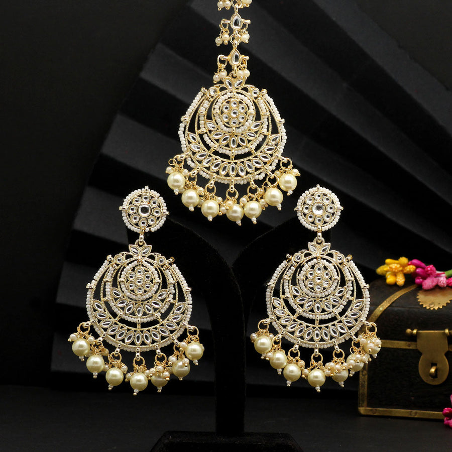 Amazon.com: Aradhya Big Girls' Traditional Designer Gold Plated Kundan  Necklace Set With Earrings And Maang Tikka: Clothing, Shoes & Jewelry